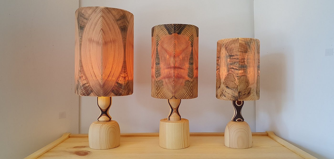 Bordlampa classic med mönsterlimmad fot