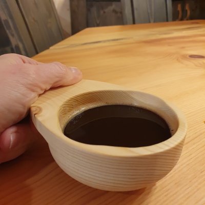 Trä kåsa i obehandlad fura