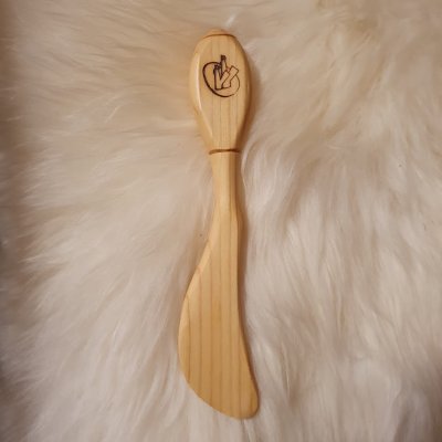 smörkniv i trä contorta